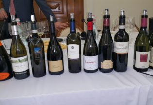 6787ITALIJANSKA VINA U TITOVIM SALONIMA